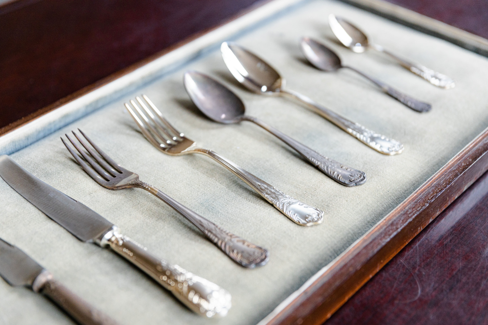 Laurel Dessert Spoon with Silver Plated